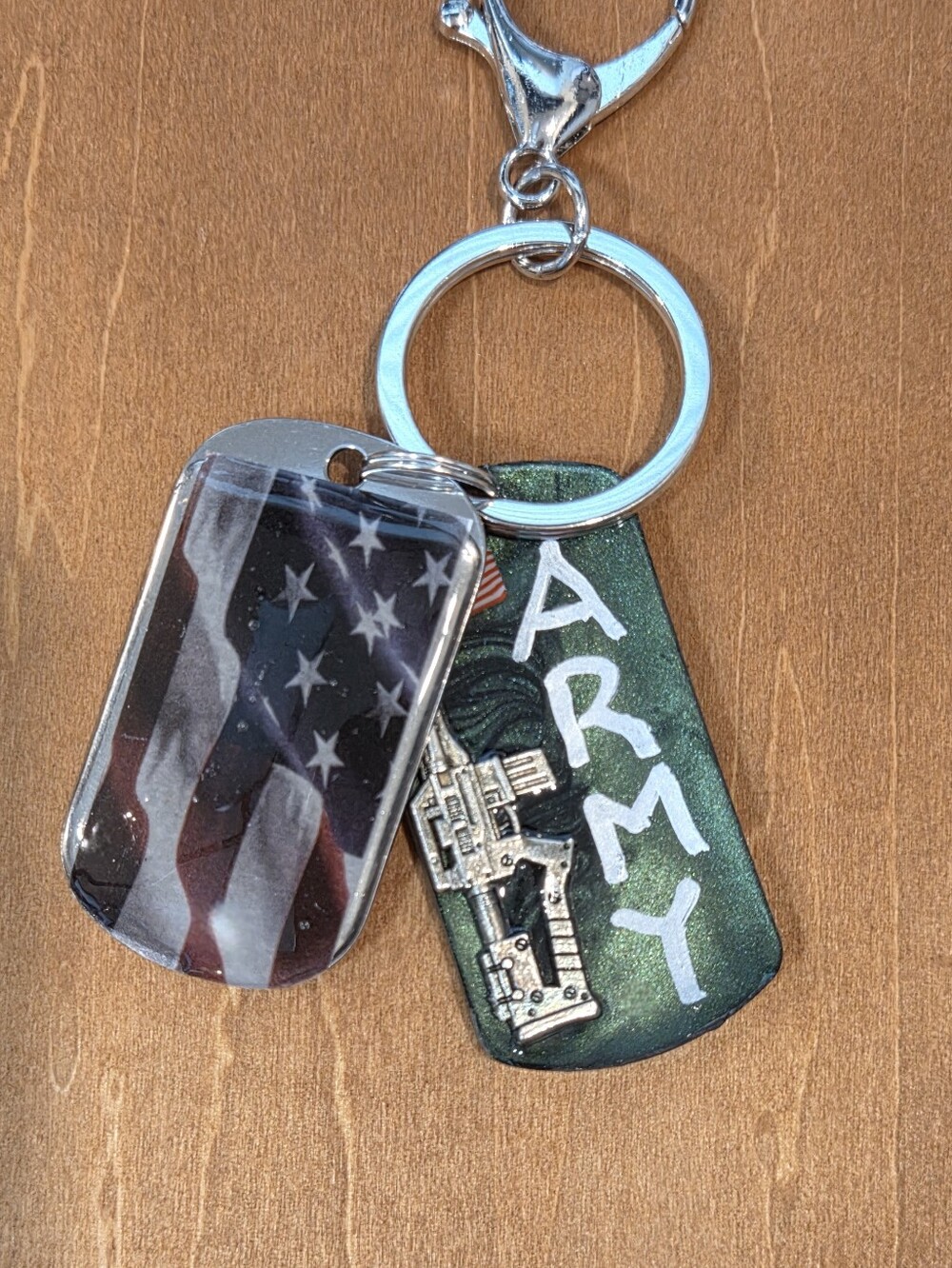 NWT Handmade Resin Military Dog Tag Keychain  – US Army & American Flag